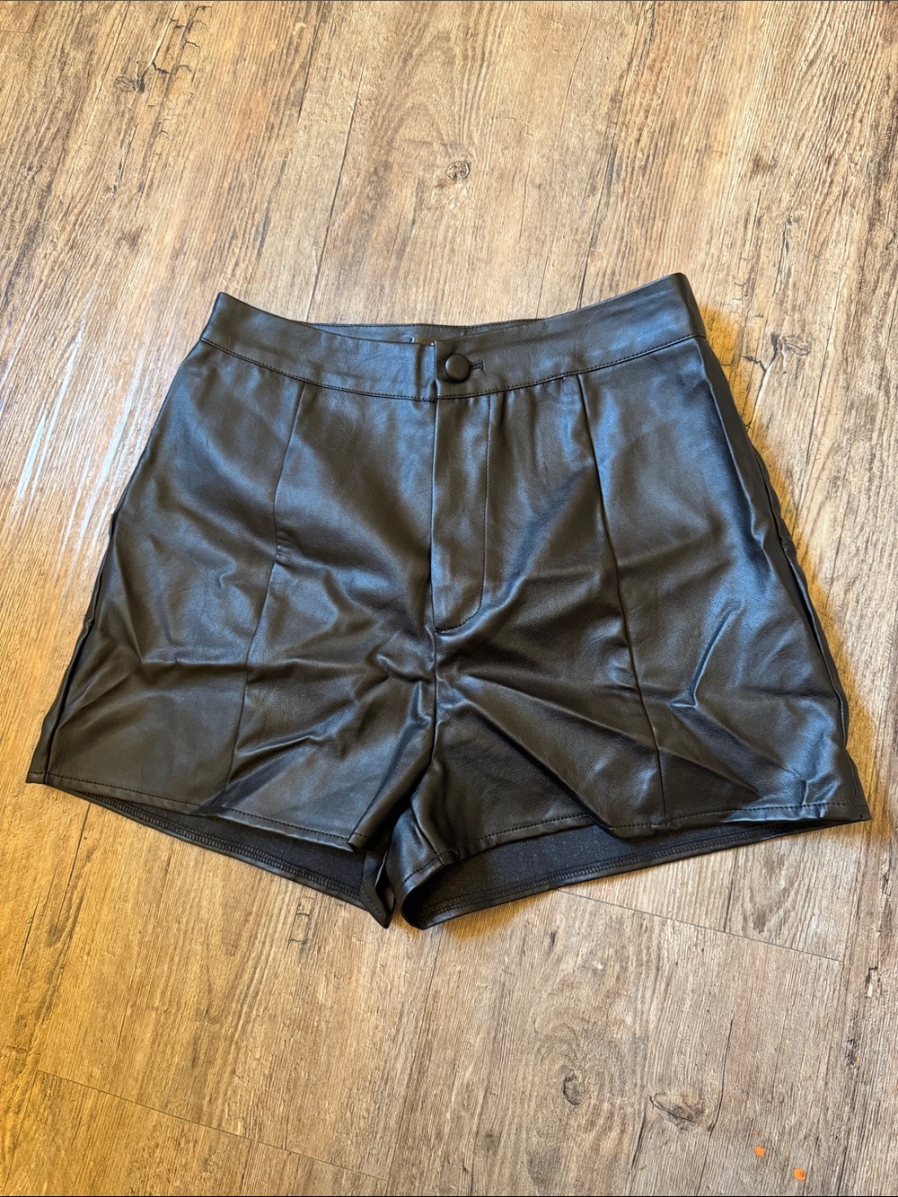 Missguided + Black Faux Leather High Waist Pleated Shorts